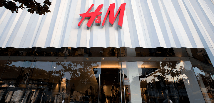 H&M se reorganiza en Madrid: cierra en Gran Vía y negocia una ‘macrotienda’ en el Hotel Adler